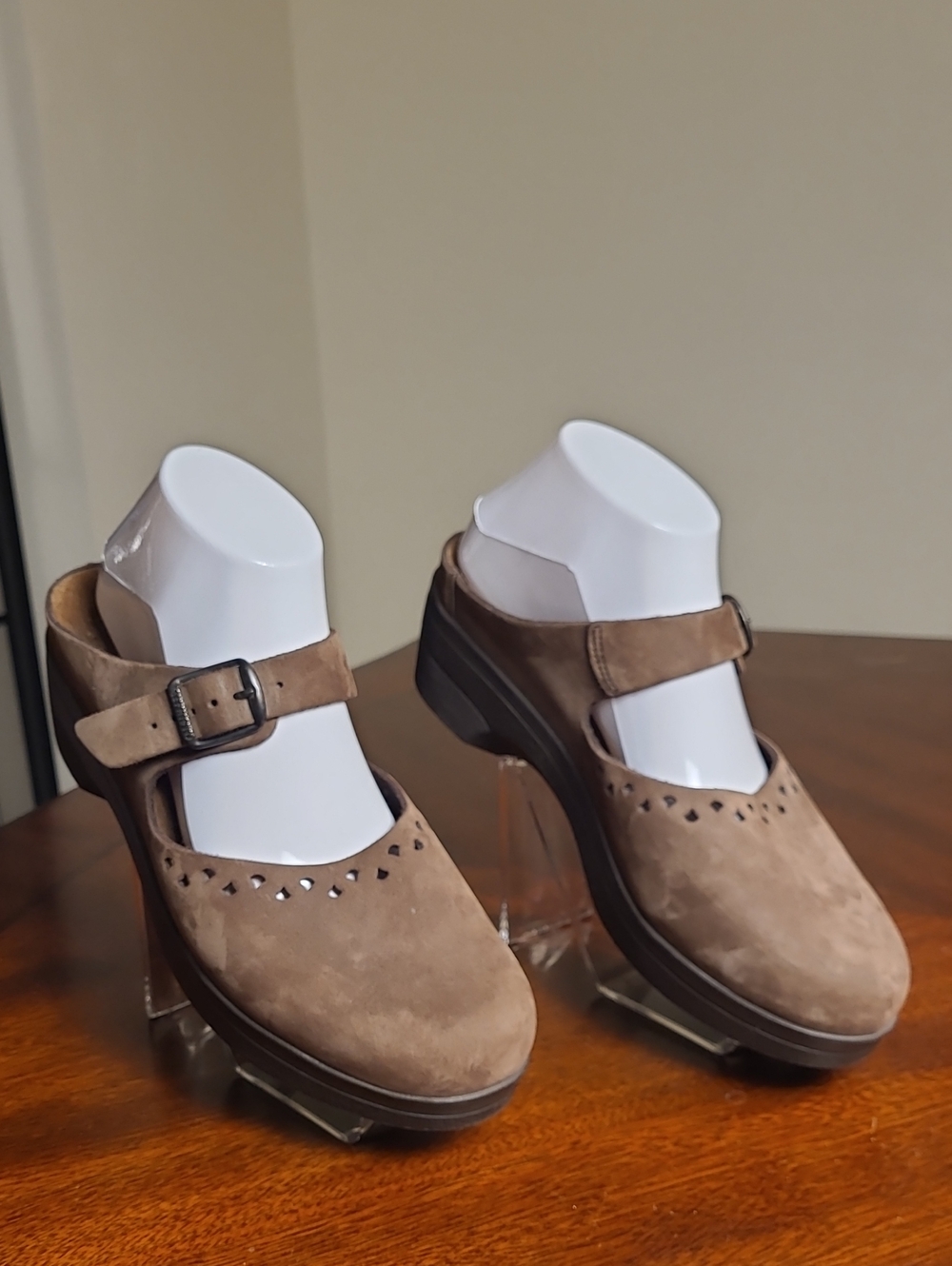 Women’s Mephisto Mobils Sabatina Suede Mary Jane Clogs Perforated Cutouts 10.5